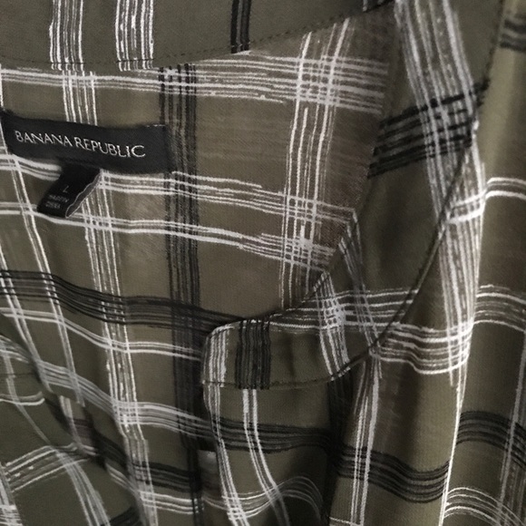 Lightweight Green Plaid Top by Banana Republic that’s sheer - Picture 3 of 7